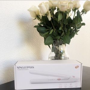 T3 Single pass 1” straightening and styling iron